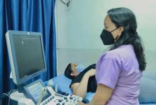 El IESS contratará más médicos para Pichincha, Guayas y Azuay.