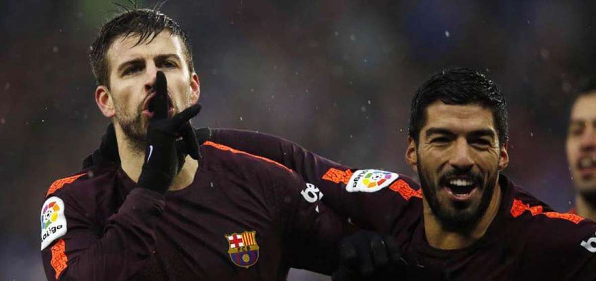 Piqu&eacute; rescata al Barcelona ante el Espanyol