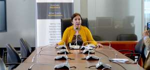 La sesi&oacute;n que se suspendi&oacute; continuar&aacute; la pr&oacute;xima semana, sin embargo siete asamble&iacute;stas ya desconocen a sus representantes, Doris Soliz y Esther Cuesta.