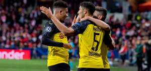 Achraf Hakim&iacute; brilla en Praga y da la victoria al Dortmund
