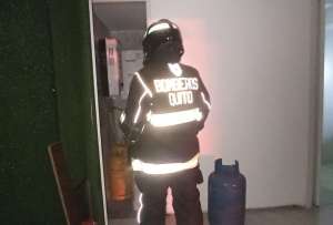 Personal del Cuerpo de Bomberos de Quito atendió emergencia por fuga de gas