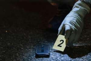 Una mujer fue víctima de un ataque con arma de fuego la noche del 26 de agosto en Tumbaco. La policía investiga.