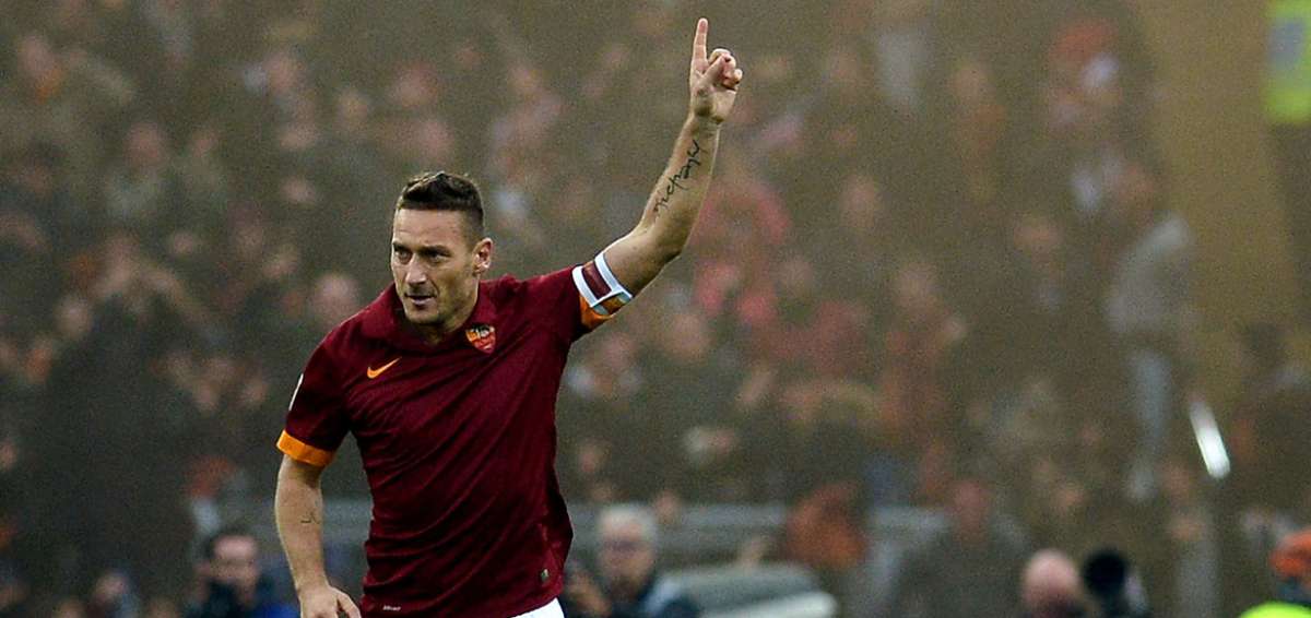 Messi y Bolt felicitan a Francesco Totti por su 40&ordm; cumplea&ntilde;os