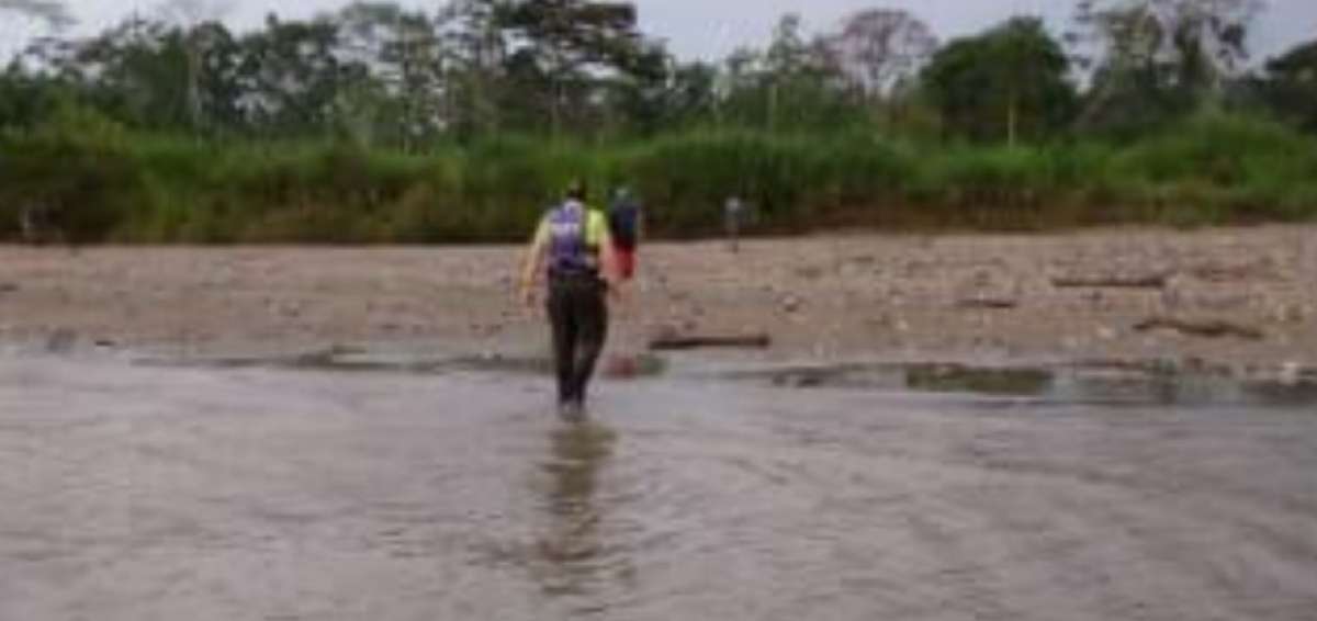 Mujer fue rescatada tras ser arrastrada por el r&iacute;o Napo