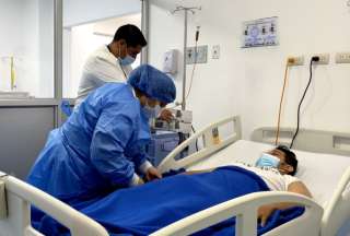 Carlos fue beneficiado de un transplante de córnea.