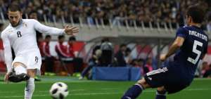 Jap&oacute;n puede con Uruguay en un intenso intercambio de golpes