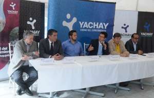 Autoridades de Yachay E.P. en conjunto con expertos argentinos dar&aacute;n capacitaci&oacute;n a 300 mil ganaderos. Foto: &Aacute;lvaro P&eacute;rez/ EL TEL&Eacute;GRAFO