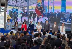 Daniel Noboa y María José Pinto reciben sus credenciales como Presidente y Vicepresidenta electos. 