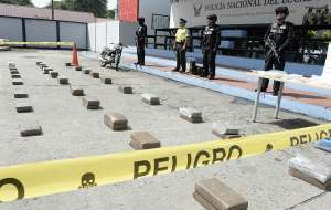 La droga fue exhibida en los patios de la Polic&iacute;a. Foto: Miguel Castro / El Tel&eacute;grafo 