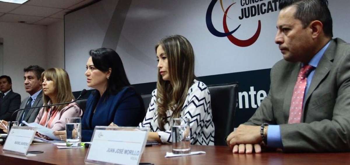 La presidenta de la Judicatura, Mar&iacute;a del Carmen Maldonado (i), denunci&oacute; en la Fiscal&iacute;a varias irregularidades.