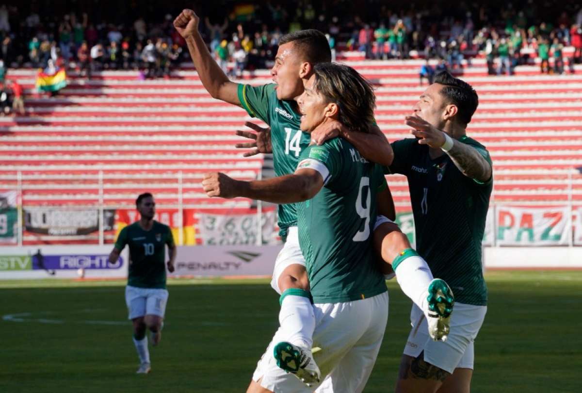 Bolivia sorprende en Eliminatorias con goleada a Paraguay