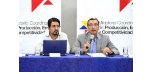 En la gr&aacute;fica de izq. a dere. Santiago Le&oacute;n, viceministro Coordinador de la Producci&oacute;n y Vinicio Alvarado, Ministro Coordinador de la Producci&oacute;n.