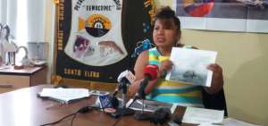 Gabriela Cruz, presidente de la Fenacopec, dio una rueda de prensa en Guayaquil