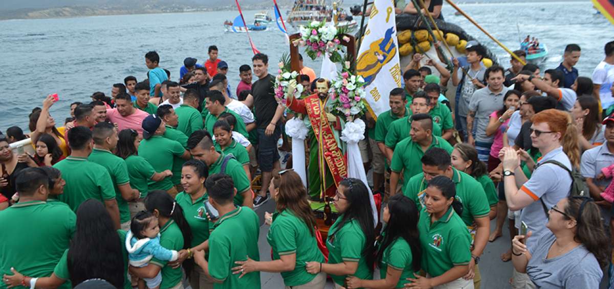 La procesi&oacute;n mar&iacute;tima en Machalilla convoc&oacute; a feligreses y turistas. Es una tradici&oacute;n que data de muchos a&ntilde;os. 