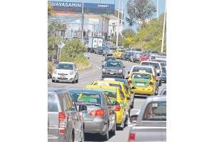 A las 08:00, desde el peaje del t&uacute;nel Guayasam&iacute;n hasta la salida del viaducto, el tr&aacute;fico es pesado. Foto: Archivo / El Tel&eacute;grafo