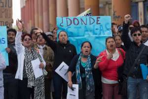 Los moradores del sur realizan una protesta en la Plaza Quitumbe. FOTO: John Guevara / EL TEL&Eacute;GRAFO