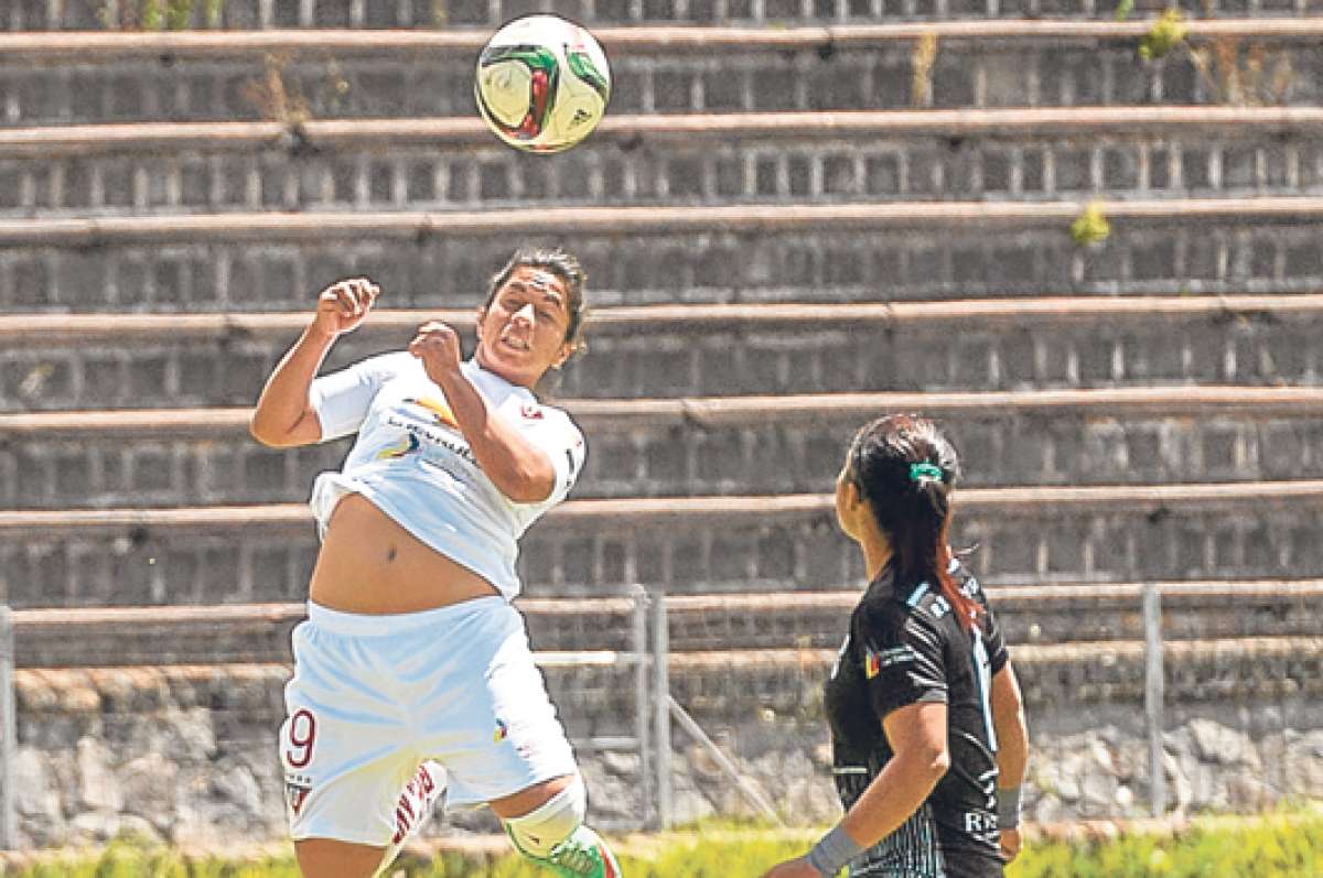 A 7 de Febrero no le hizo falta su goleadora