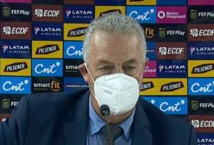 Gustavo Alfaro, DT de la Selección, durante la conferencia de prensa