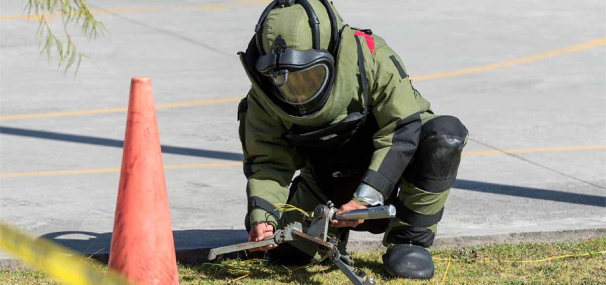 Los agentes del Grupo de Intervenci&oacute;n y Rescate (GIR) desactivaron el artefacto explosivo en aproximadamente seis minutos.