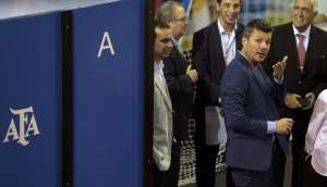 Liga de f&uacute;tbol argentino suspende elecci&oacute;n tras amparo judicial