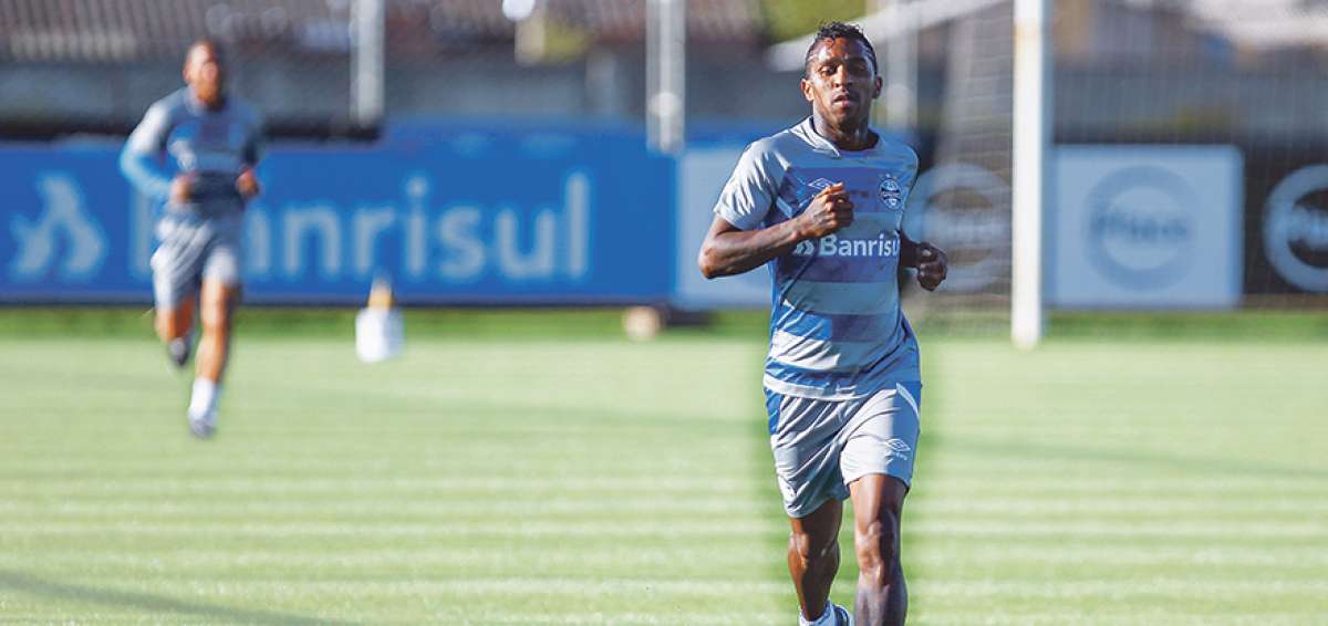 Miller Bola&ntilde;os, cuestionado en Gremio por su comportamiento no apropiado