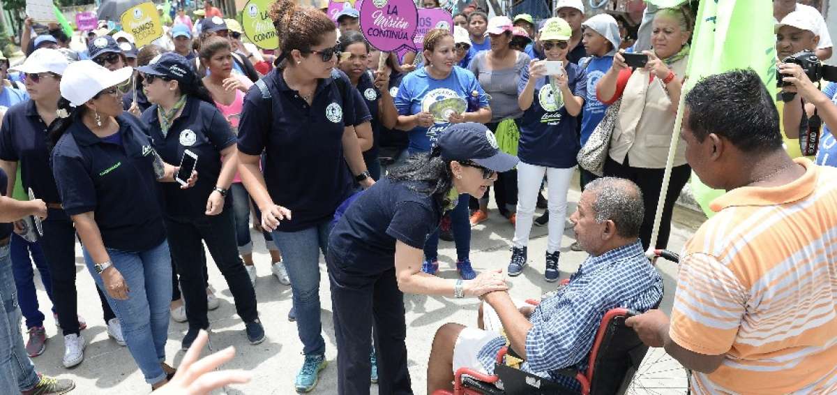 Durante el recorrido se entregaron y renovaron ayudas t&eacute;cnicas.