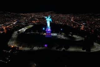 Virgen de El Panecillo se encenderá en conmemoración del Día Internacional de la Eliminación de la Violencia Contra la Mujer