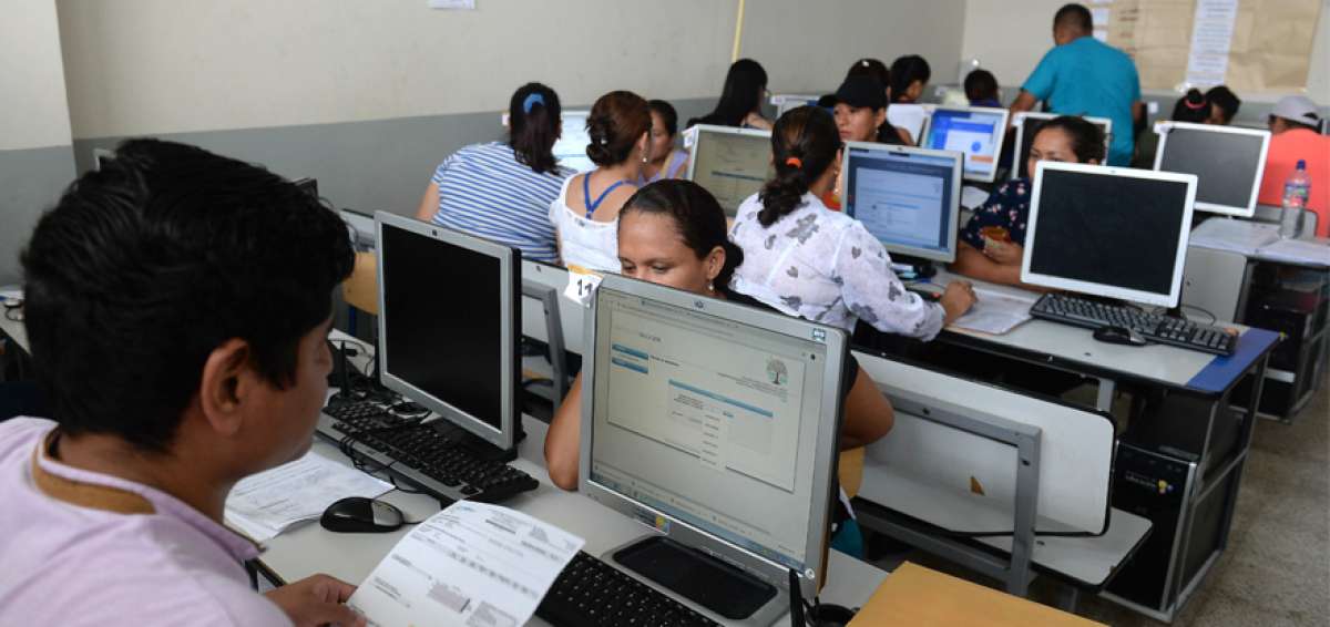 49.360 solicitudes para traslados recibe Educaci&oacute;n