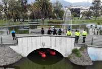 La pileta del parque La Alameda se había convertido en el sitio favorito de estudiantes para jugar carnaval.