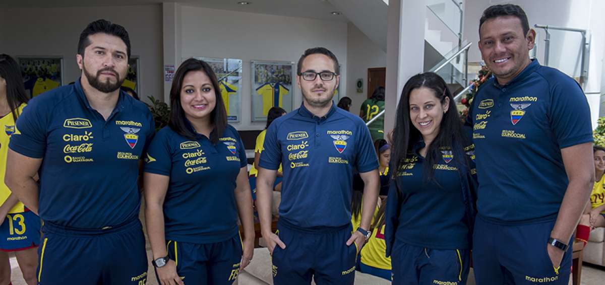 De izquierda a derecha: Cristian Ayala, Karina Aguirre, Ilia Castro, Wendy Montiel y Luis Paredes de la &lsquo;Tri&rsquo; sub-2