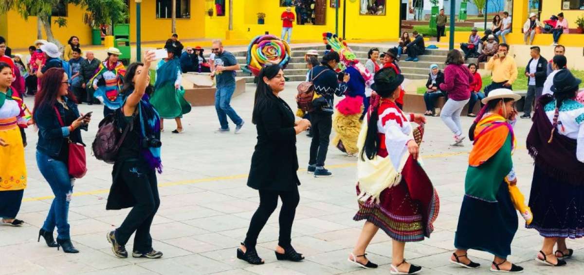 Artistas y festivales de danza ofrece la Ciudad Mitad del Mundo por Carnaval