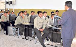 Nuevos retos y metas se han planteado los estudiantes y docentes del Instituto Nacional Mej&iacute;a para el a&ntilde;o que acaba de iniciar. Foto: Archivo / El Tel&eacute;grafo