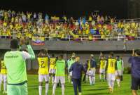 Los jugadores de Ecuador celebraron la clasificación con los hinchas