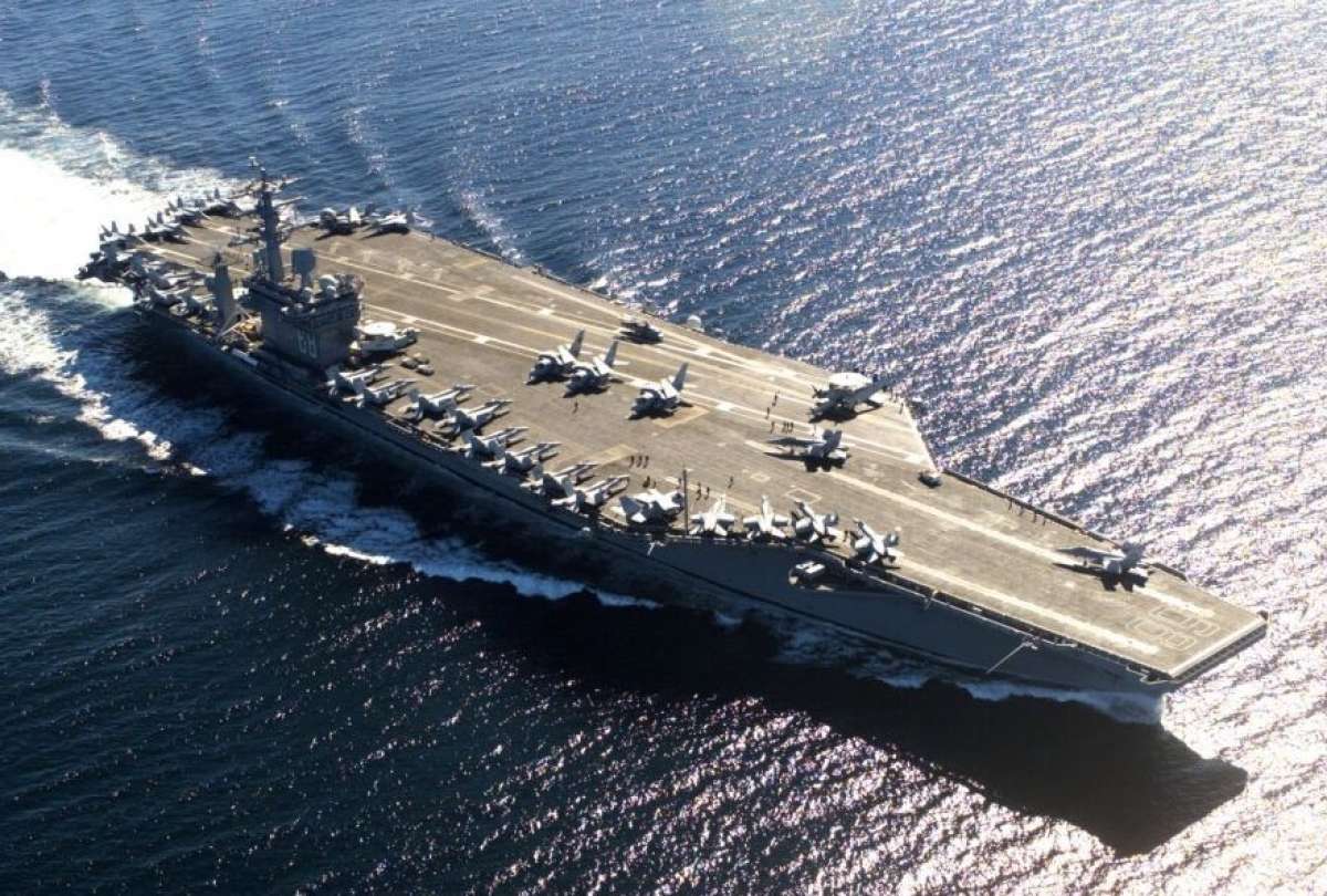 Ecuador recibi&oacute; portaviones de Estados Unidos. 