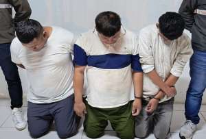 Detienen a presunta banda de roba carros en Guayas; recuperan dos veh&iacute;culos