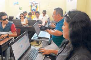 La &uacute;ltima entrega de laptops se realiz&oacute; en la escuela para ciegos 4 de Enero en Guayaquil. All&iacute; los beneficiarios recibieron capacitaci&oacute;n. Foto: Pilar Vera |  El Tel&eacute;grafo