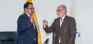 El fiscal General (e), Edwin Pa&uacute;l P&eacute;rez Reina, tom&oacute; juramento ante el titular del Consejo de Participaci&oacute;n Ciudadana Transitorio, Julio C&eacute;sar Trujillo.