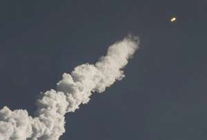 La NASA lanza su primer cohete desde una base privada fuera de EEUU