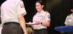 Mujeres polic&iacute;as reciben reconocimiento por su lucha contra la violencia de g&eacute;nero