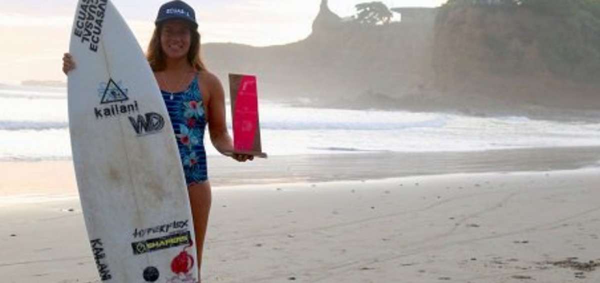 Surfistas ecuatorianos se alistan para el Panamericano en Per&uacute;