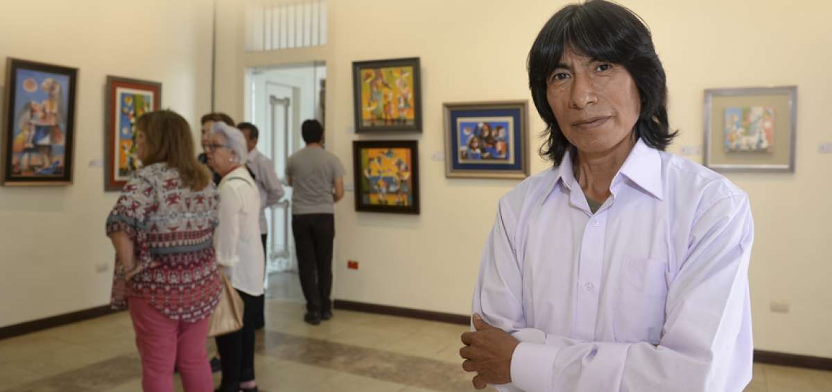 Olmedo Quimbita expone su trabajo pict&oacute;rico como homenaje a Guayaquil por su fundaci&oacute;n.