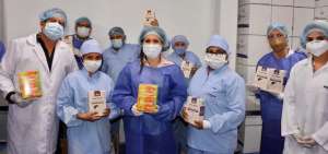 La viceministra Ver&oacute;nica Ch&aacute;vez visit&oacute; la empresa Pharmax, adem&aacute;s de Allpa Viva, para analizar estrategias en futuros env&iacute;os de sus productos.