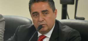 El presidente de la Asociaci&oacute;n de Municipalidades Ecuatorianas (AME), Ra&uacute;l Delgado Orellana, durante una intervenci&oacute;n p&uacute;blica.
