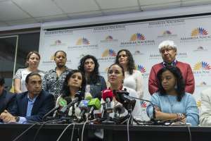 El anuncio se realiz&oacute; en el marco de una rueda de prensa que se desarroll&oacute; en la Asamblea Nacional. Foto: John Guevara/ EL TEL&Eacute;GRAFO