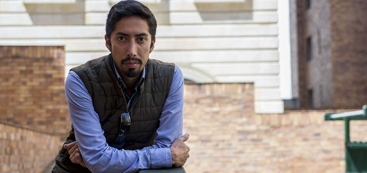 Jorge Luis C&aacute;ceres, escritor y antologador.