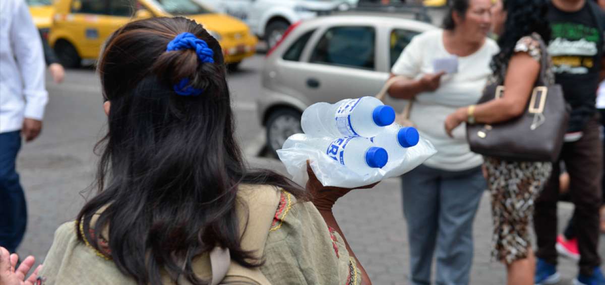 En la calle se vende una variedad de marcas de agua embotellada para el consumo humano. Algunas tienen a&ntilde;os en el mercado, otras son poco conocidas.