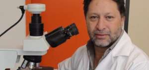 C&eacute;sar Paz y Mi&ntilde;o es reconocido con Premio Matilde Hidalgo