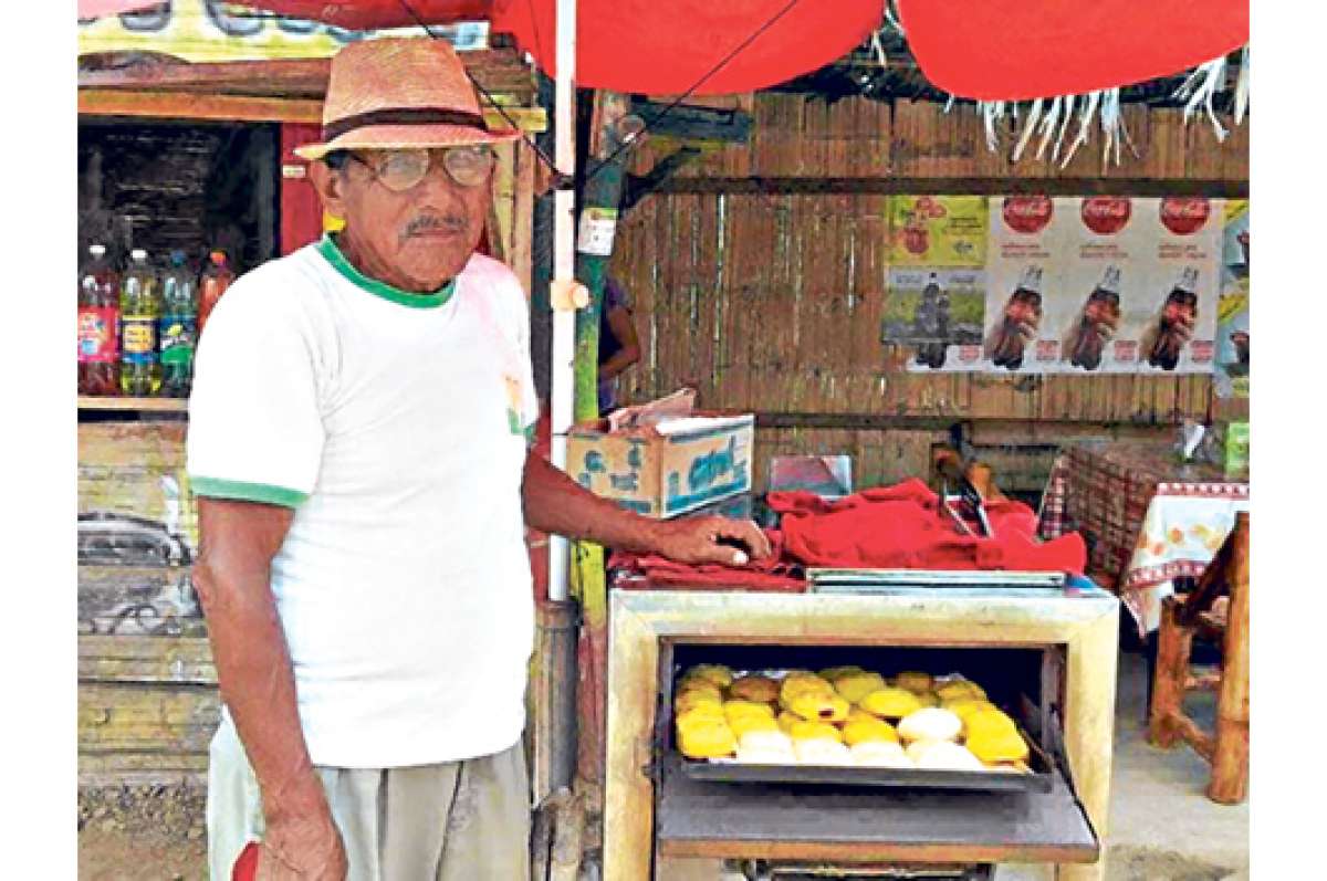Los clientes eligen c&oacute;mo acompa&ntilde;ar este bocadillo, con caf&eacute; en la ma&ntilde;ana y en la tarde con jugo. Las tortillas son muy conocidas por los viajeros. Cortes&iacute;a /ULVR