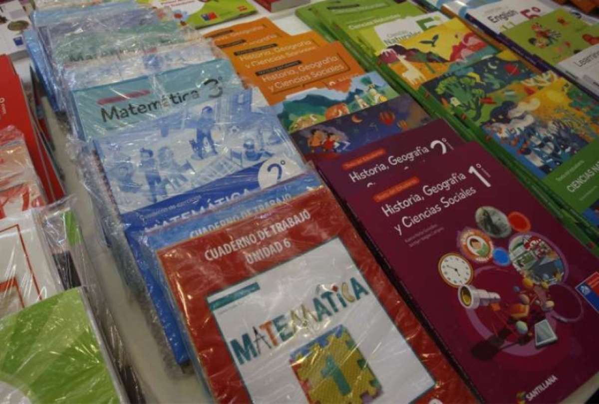 El Ministerio de Educación entregó 18.1 millones de textos escolares, en el país.