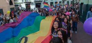 M&uacute;sica y danza anim&oacute; la marcha del Orgullo LGBTI  en Quito